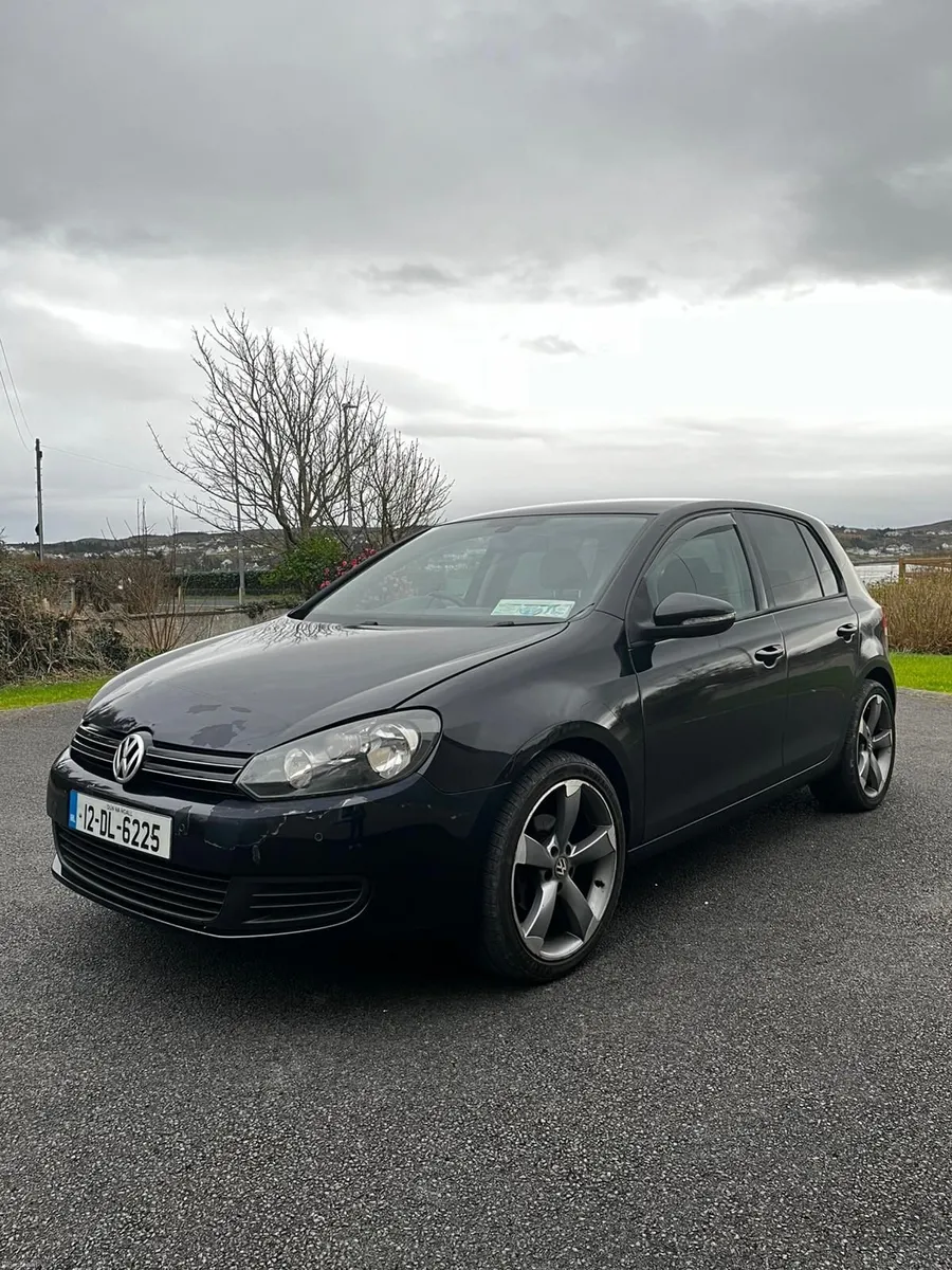 Volkswagen Golf 1.6 Tdi 2012 - Image 1