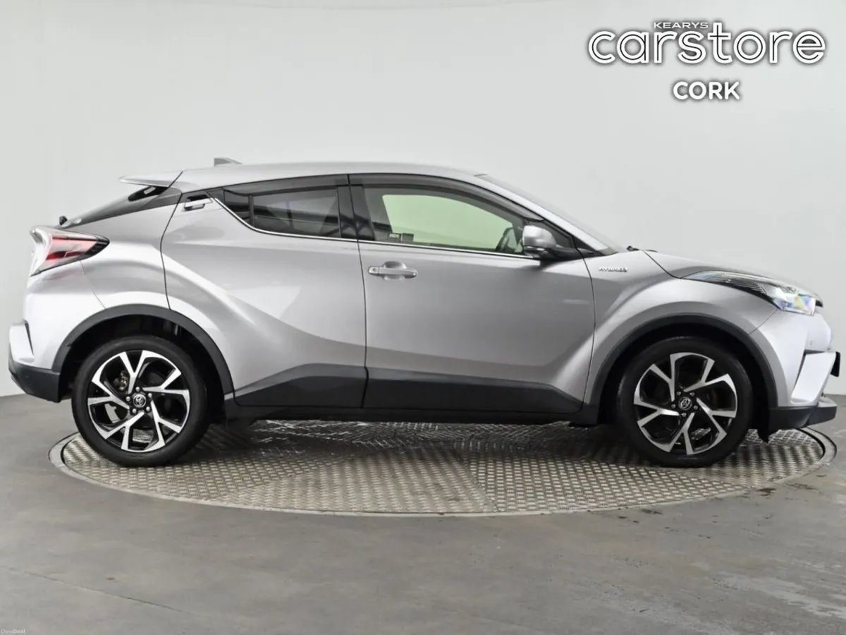 Toyota C-HR 1.8 HYBRID Auto - Image 2
