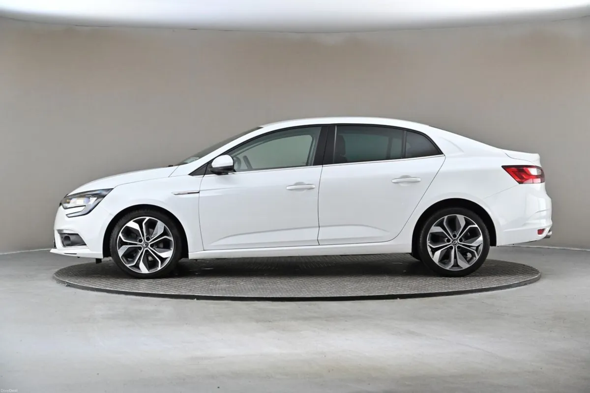 Renault Megane 1.6 DCI GRAND COUPE SIGNATURE 6SPD - Image 5