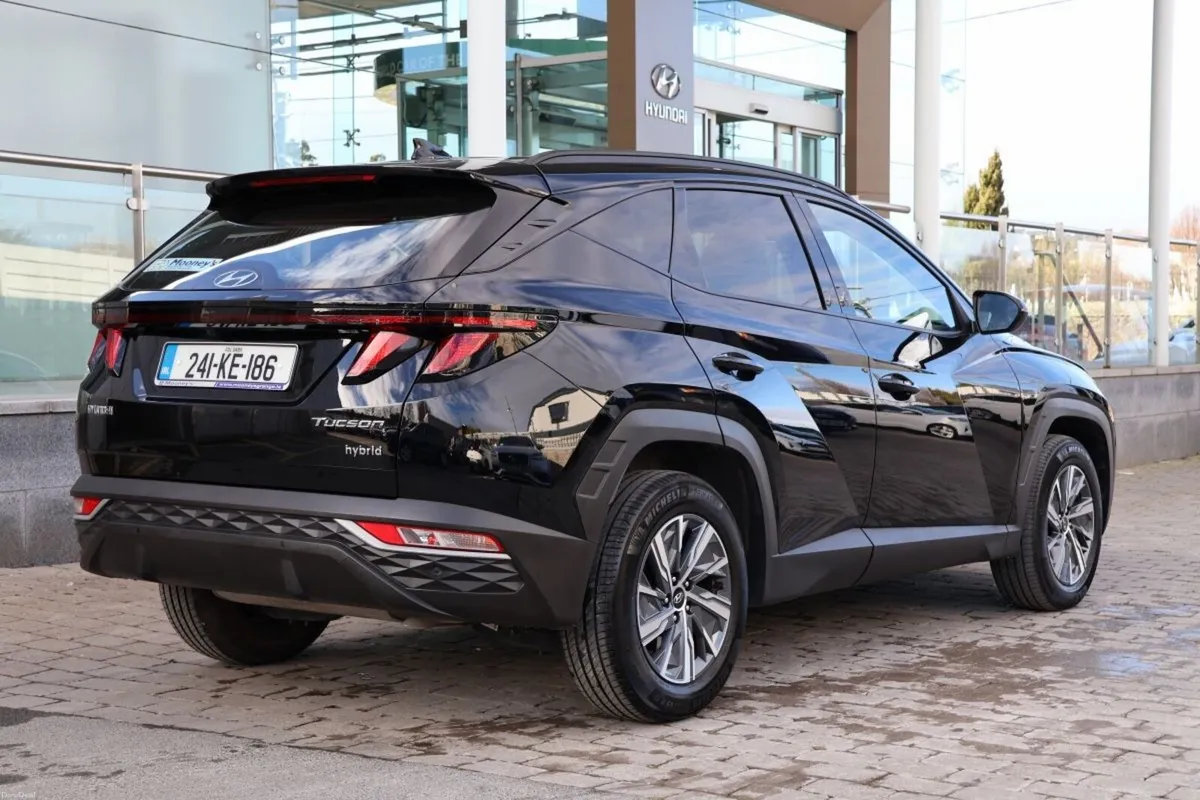 Hyundai Tucson 2WD Executive HEV Auto - Image 4