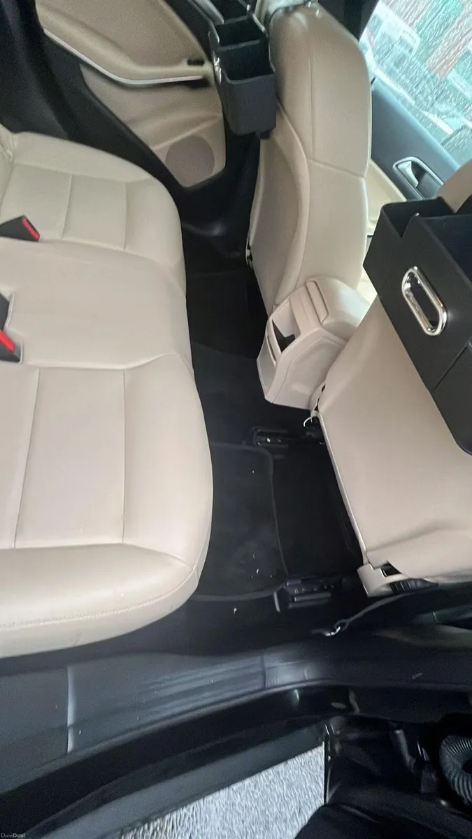 Mercedes-Benz GLA 2017 - Image 5