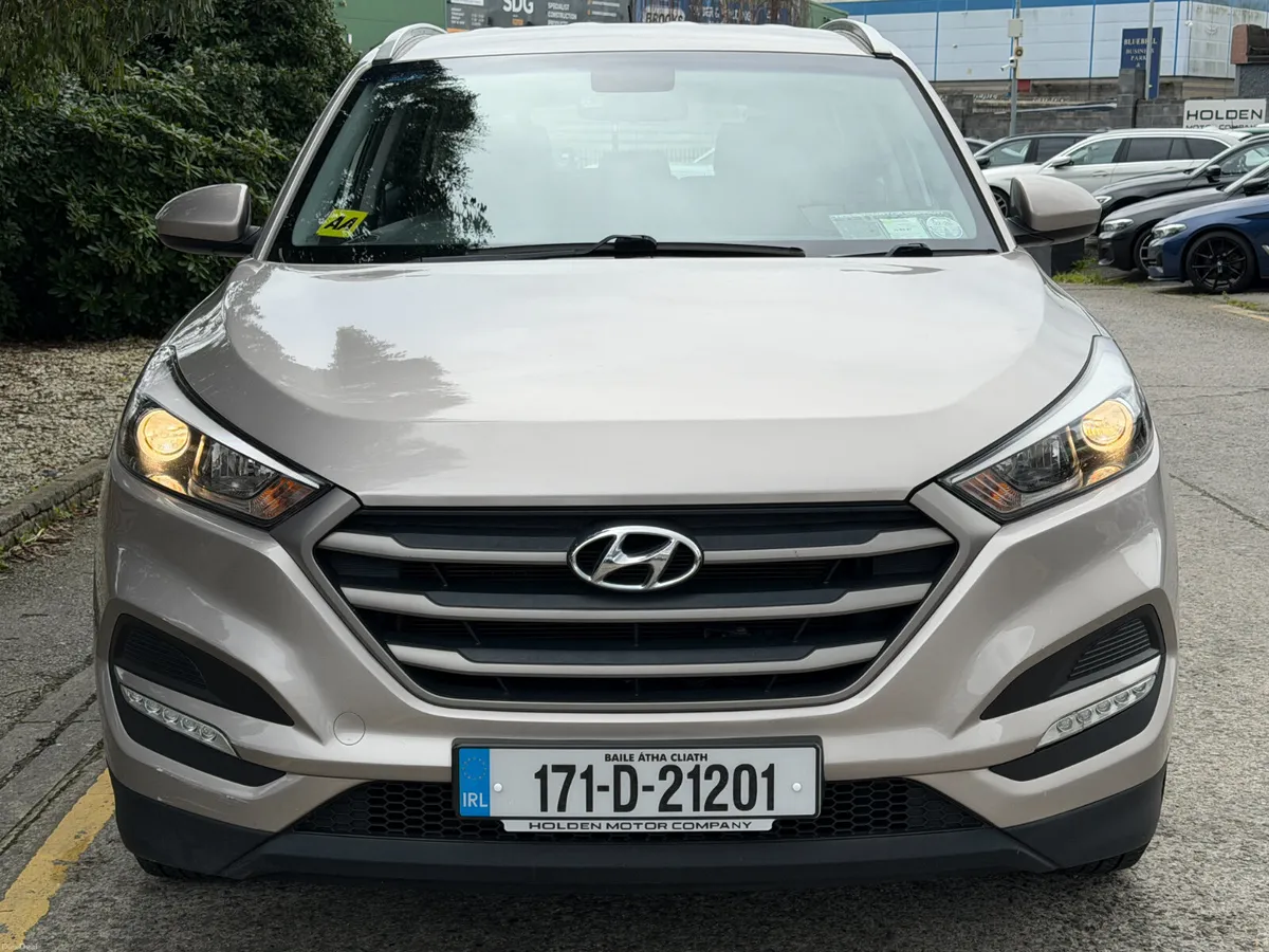 2017 Hyundai Tucson..LOW MILES..PARKING SENSORS - Image 4