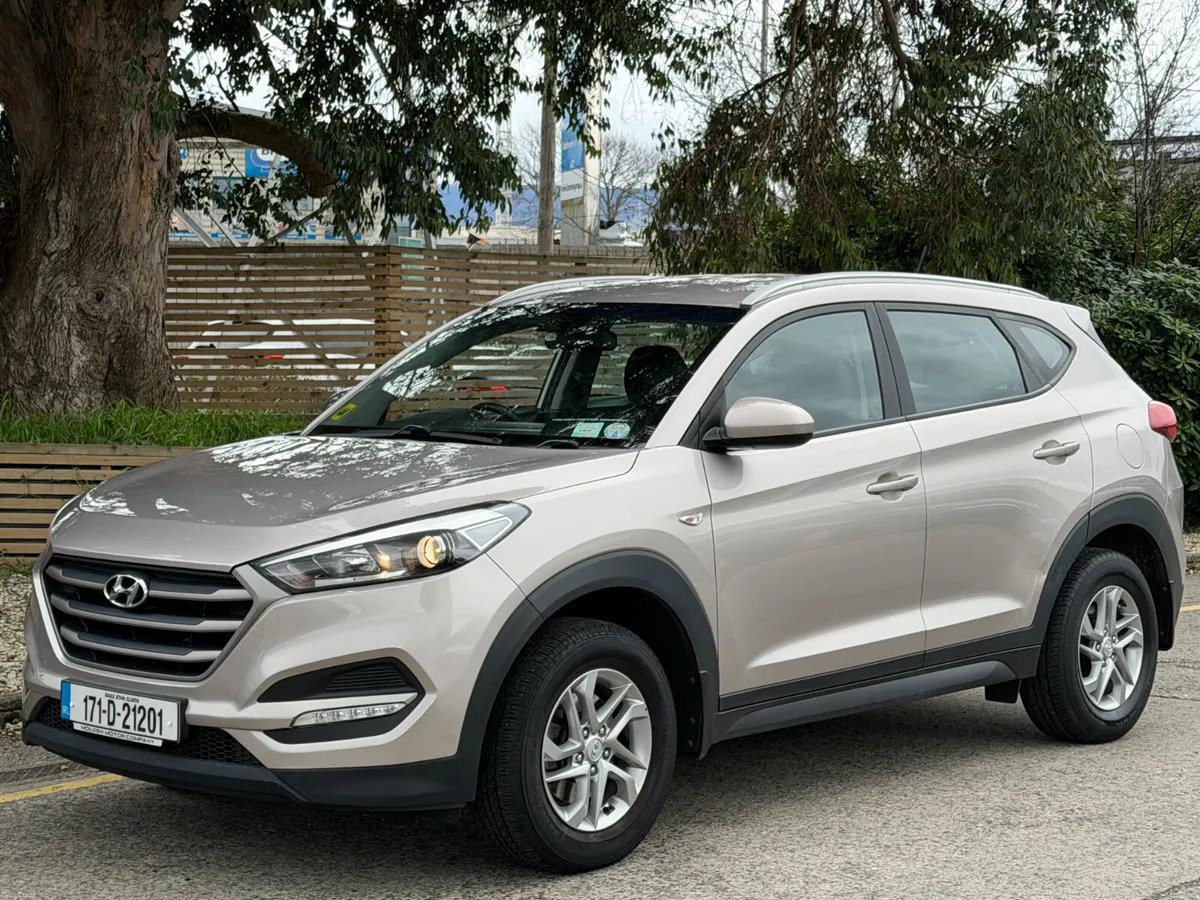 2017 Hyundai Tucson..LOW MILES..PARKING SENSORS - Image 2