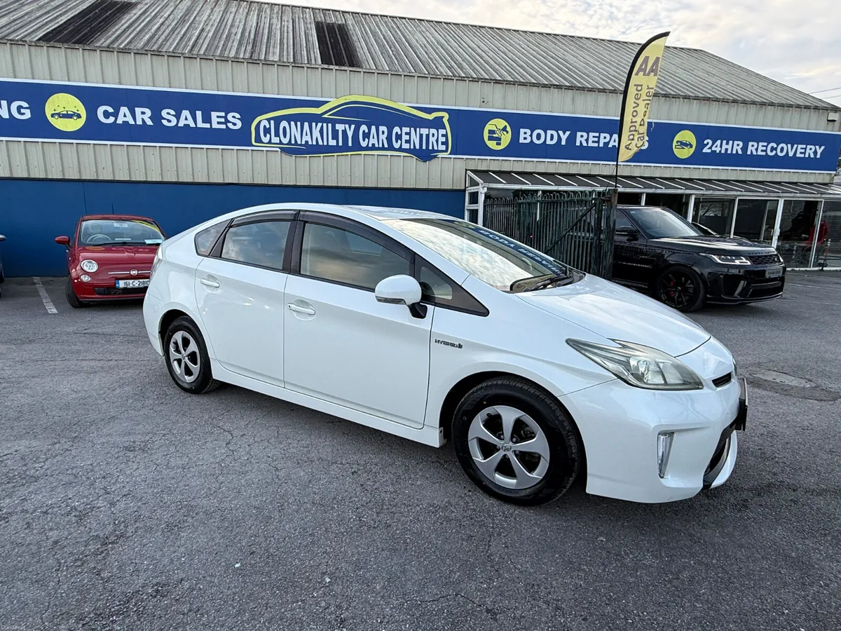 Immaculate Toyota Prius Self Charging Hybrid - Image 4