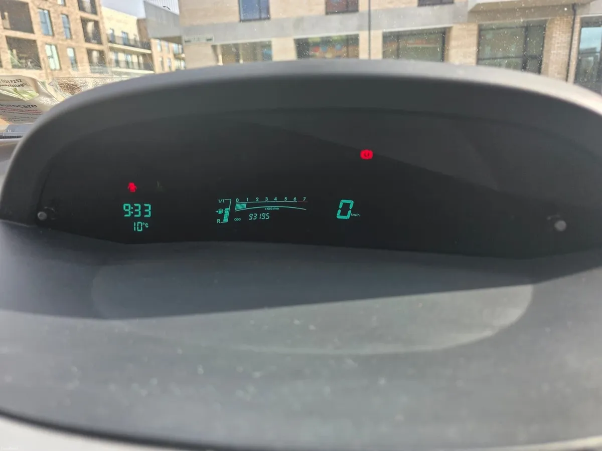 Toyota Yaris 2009 - Image 3