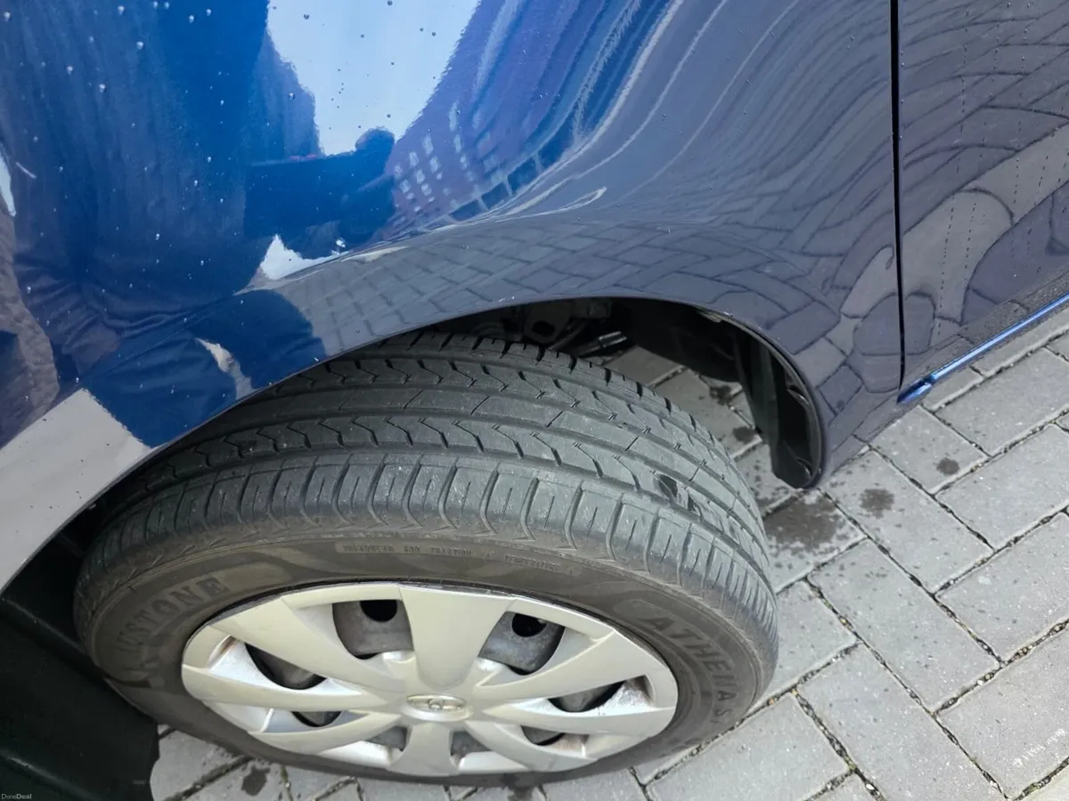 Toyota Yaris 2009 - Image 4