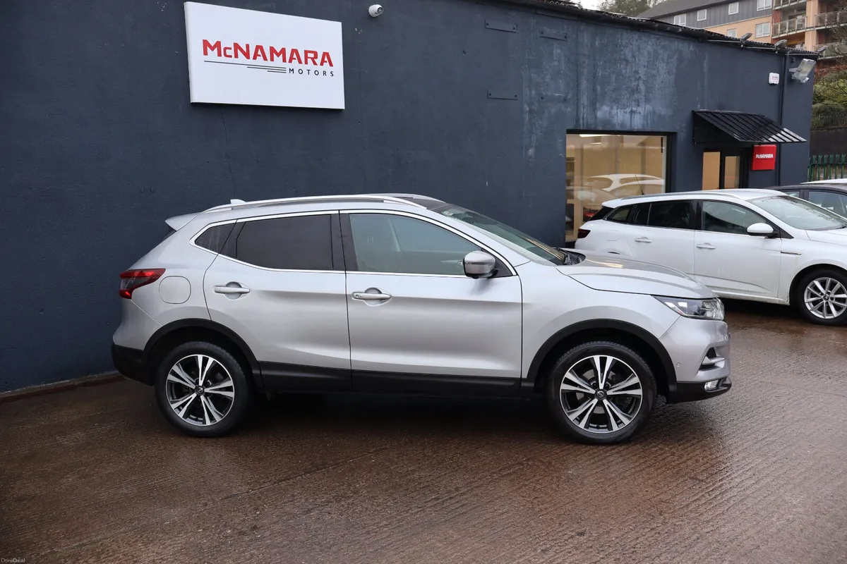 Nissan Qashqai N-Connect Huge Spec Low Mileage! - Image 4