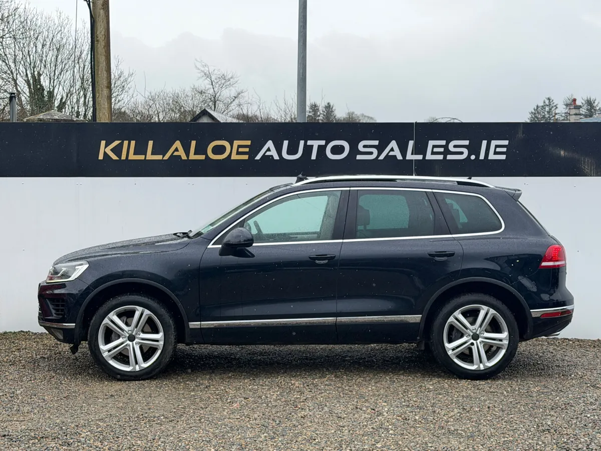 VW Touareg 3.0D V6 (Very Low Miles) DEPOSIT TAKEN - Image 6