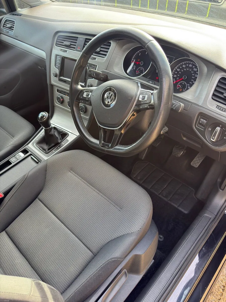 Volkswagen Golf 2014 - Image 2