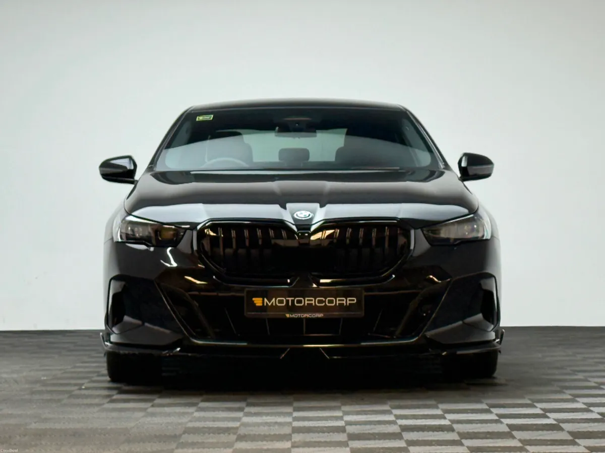 BMW 5-Series 530E M SPORT - Image 2