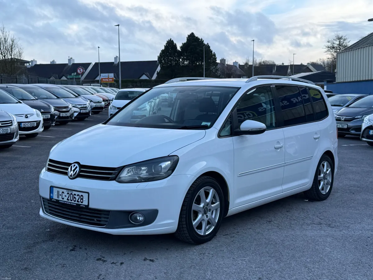 Volkswagen Touran 2011 - Image 1