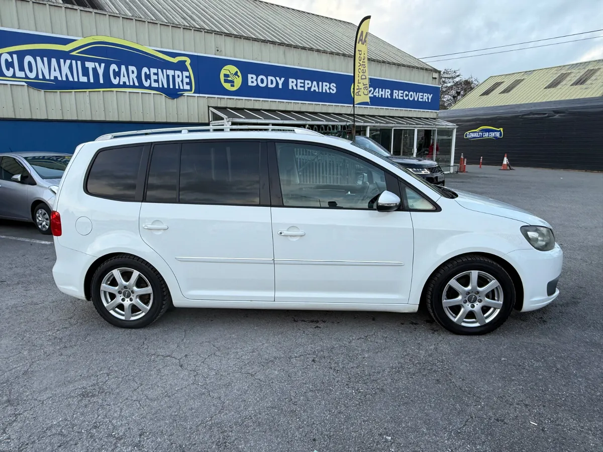 Volkswagen Touran 2011 - Image 5