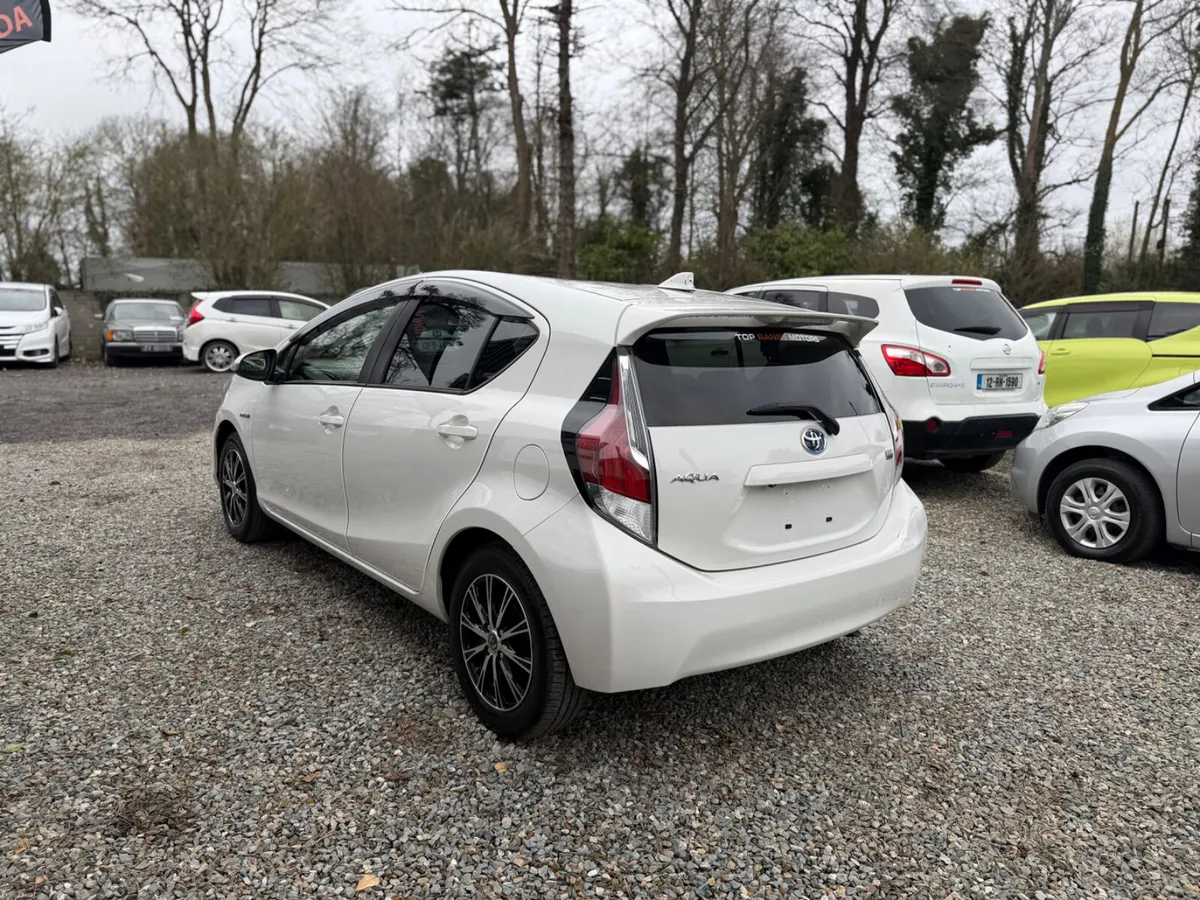 Toyota Aqua 2017 leather interior - Image 4