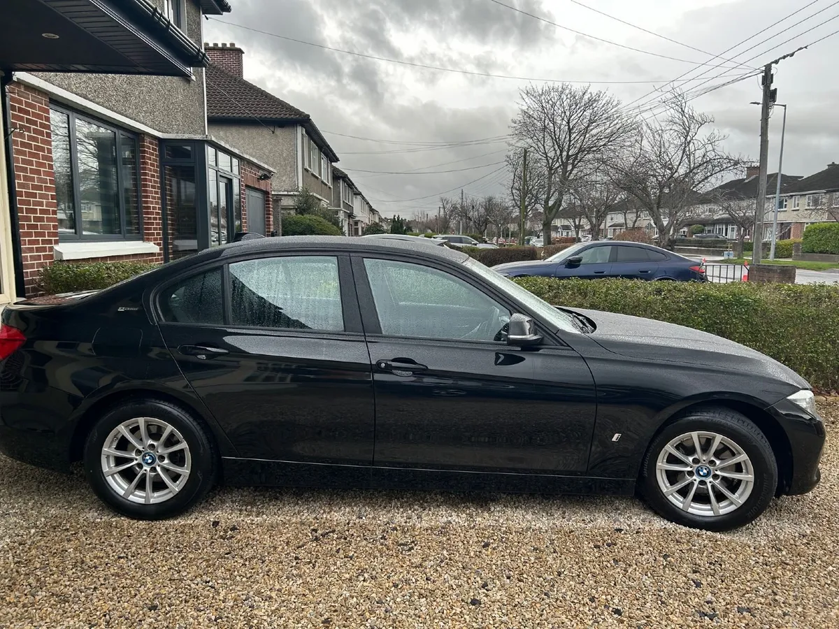 BMW 3-Series 2017 - Image 4