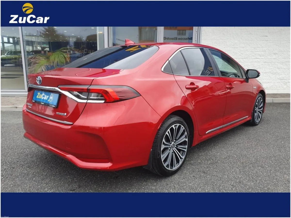 Toyota Corolla 1.8 Hybrid Luna Sport Saloon - Image 3