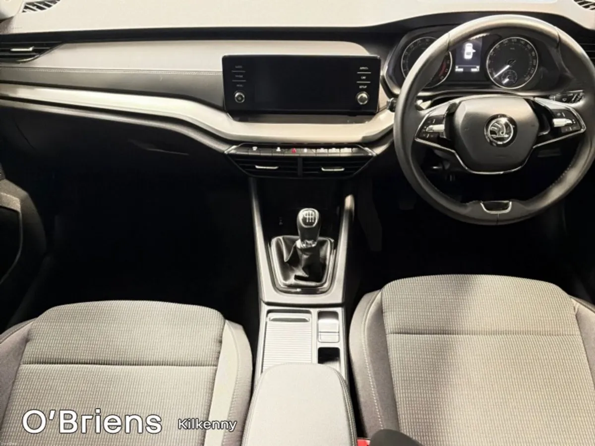 Skoda Octavia AMBITION 2.0 TDI 115 BHP 4DR *1 OWNE - Image 2