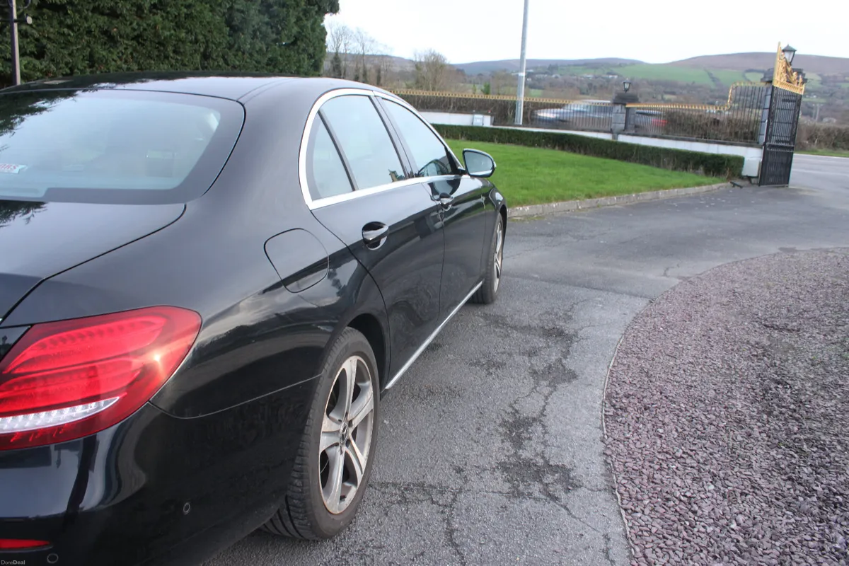Mercedes-Benz E200 D AUTO,  2017 - Image 3