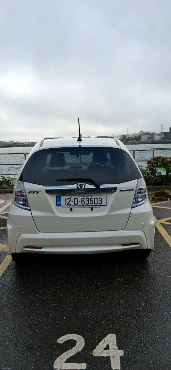 Honda Fit Hybrid 2012 - Image 2
