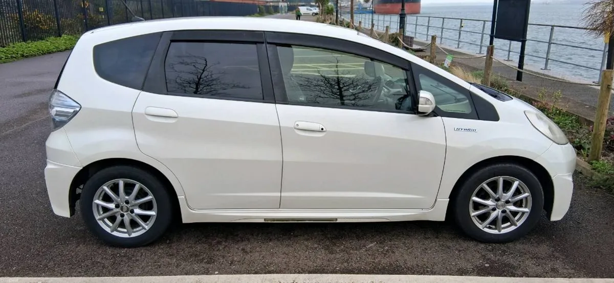 Honda Fit Hybrid 2012 - Image 3