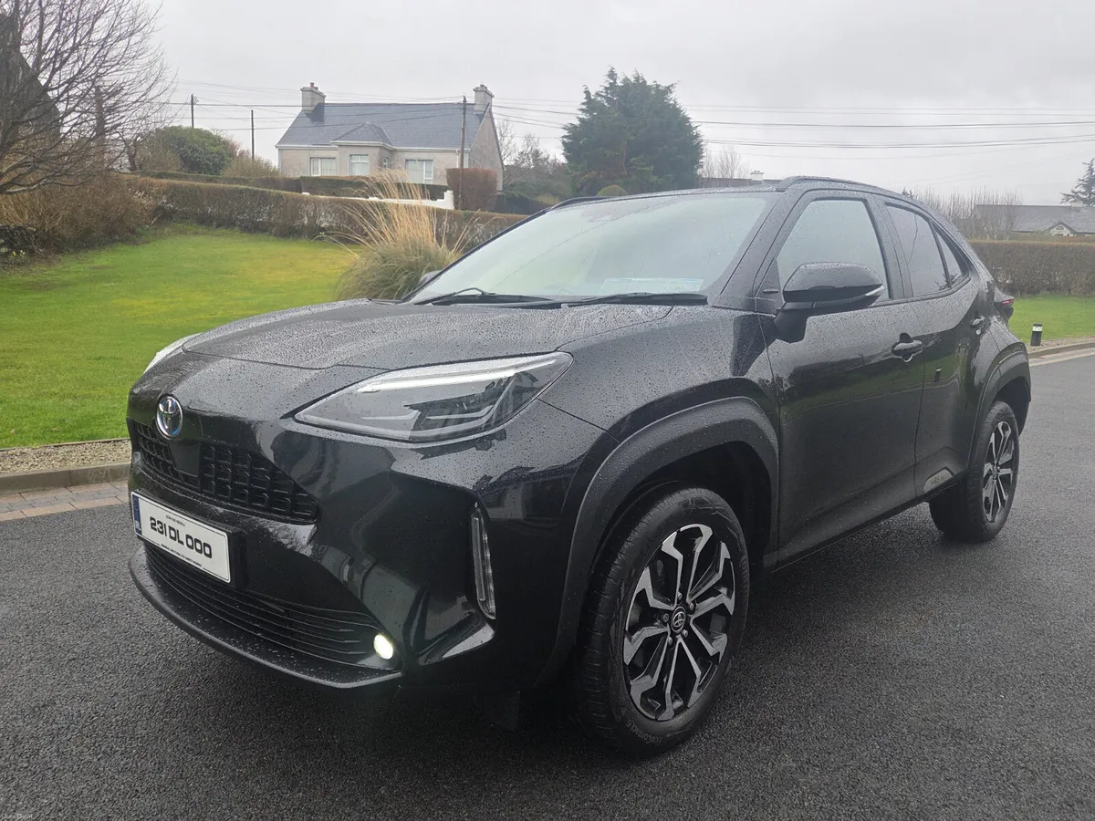 2023 TOYOTA YARIS CROSS 1.5 HYBRID DESIGN 122BHP - Image 2