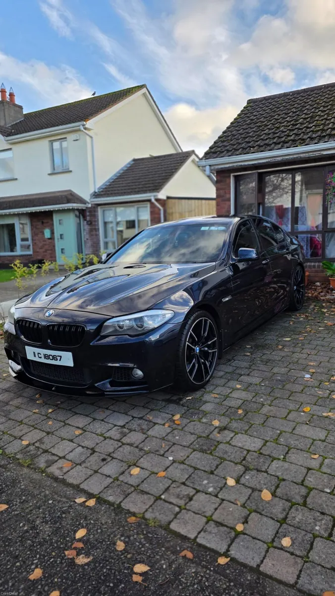 BMW 5-Series 2011 - Image 1