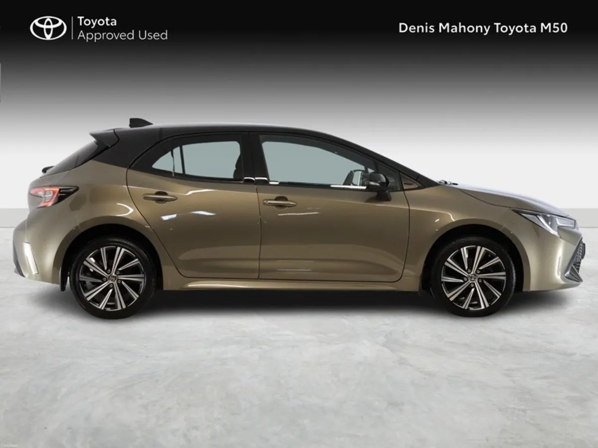 Toyota Corolla Luna Sport Hybrid Hatchback - Image 3
