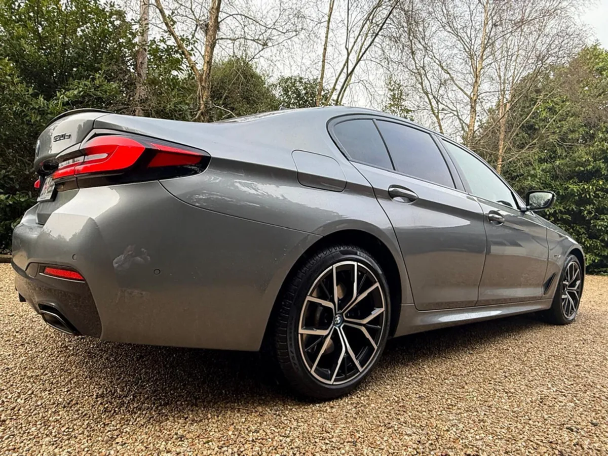 BMW 5-Series 530E M SPORT - Image 6