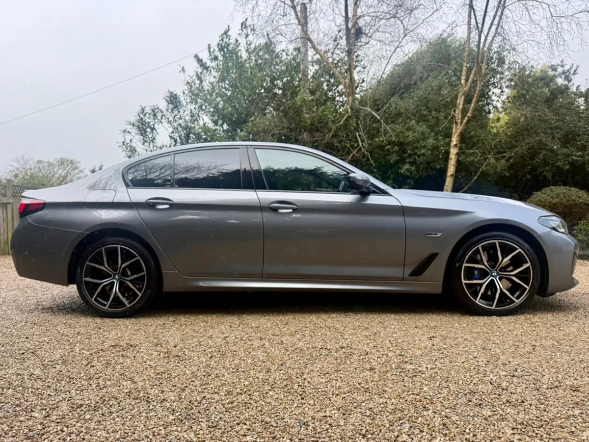 BMW 5-Series 530E M SPORT - Image 5