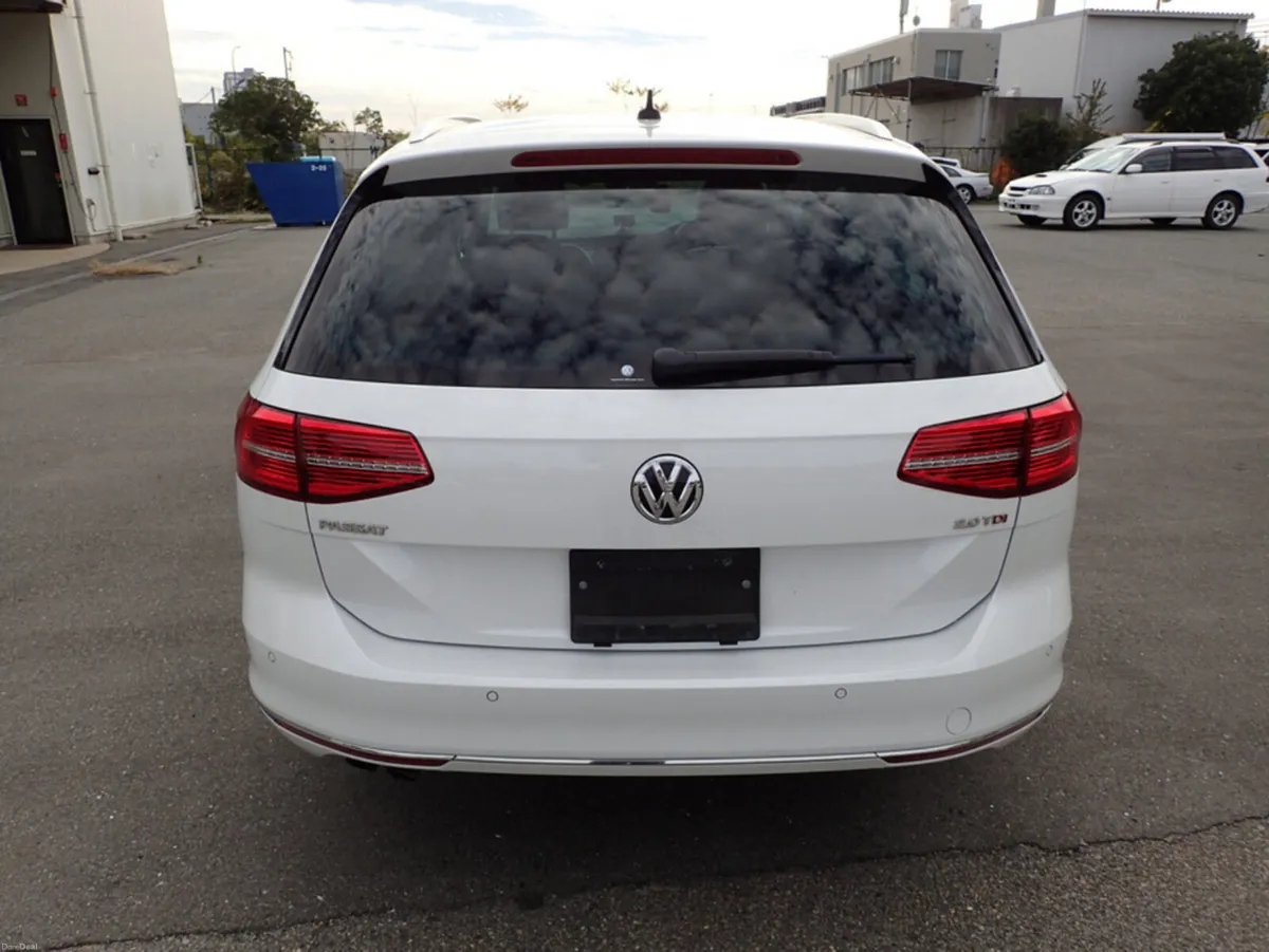 Volkswagen Passat 2.0 TDI HIGHLINE PREMIUM PLUS 19 - Image 4