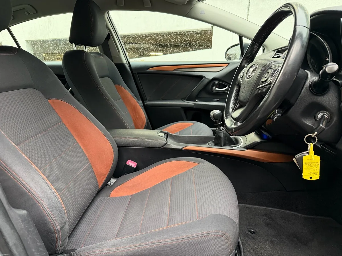 Toyota Avensis 2.0 Full Service history New Engine - Image 6