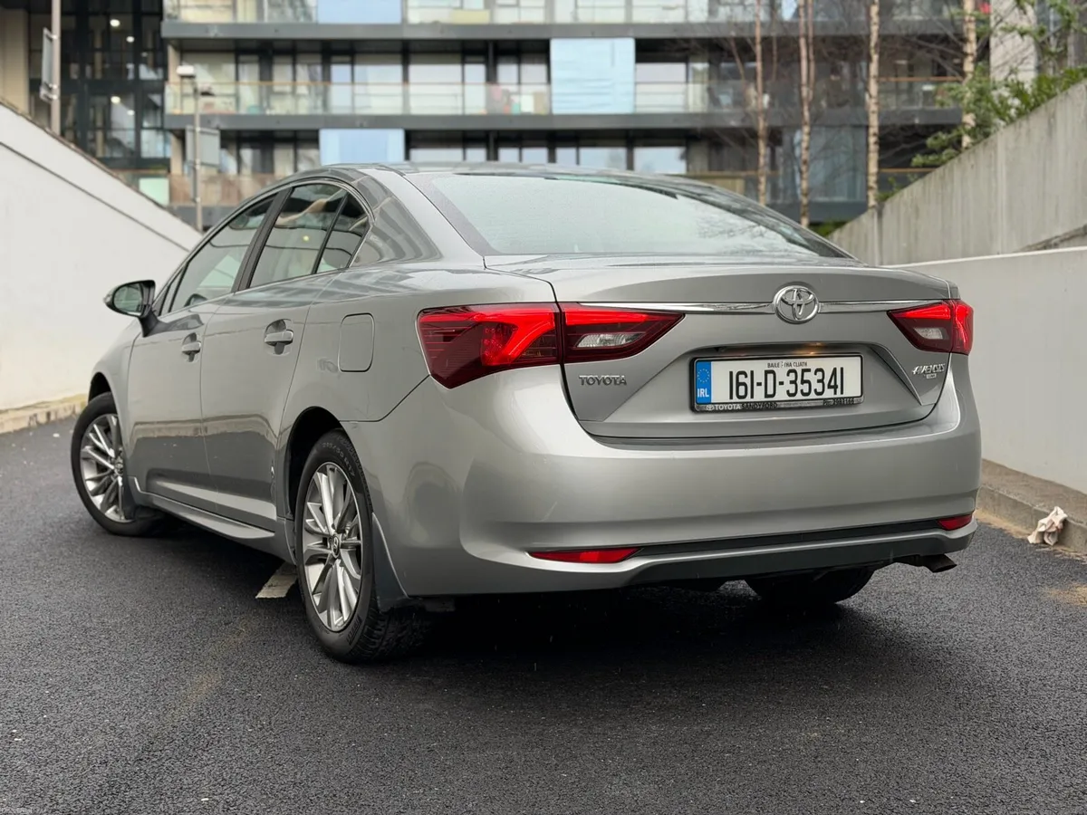 Toyota Avensis 2.0 Full Service history New Engine - Image 4