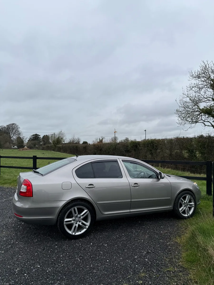 2011 Skoda Octavia 1,6 Diesel automatic - Image 4