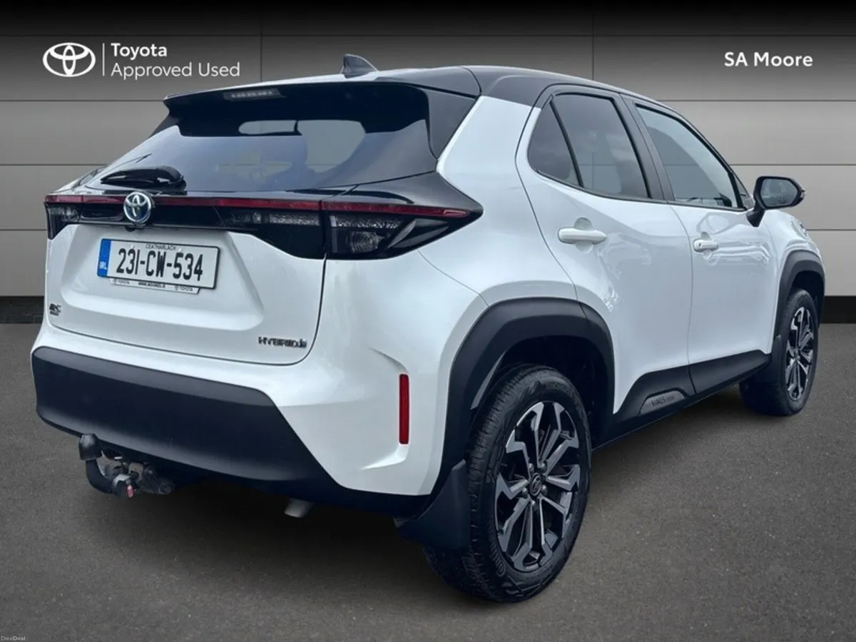 Toyota Yaris Cross HYBRID LUNA SPORT - Image 2