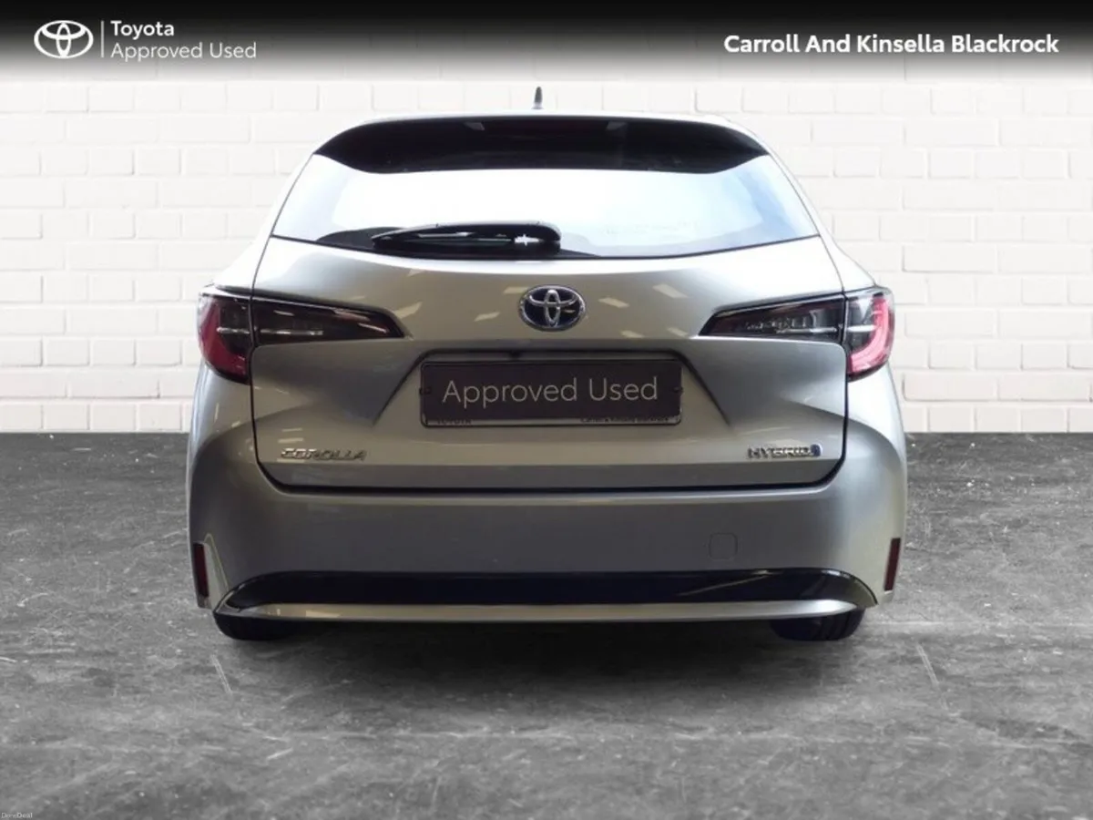 Toyota Corolla Hybrid Luna Touring Sport - Image 4