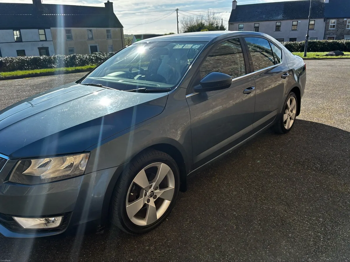 Skoda Octavia Style NCT 02/28 TAX 06/26 - Image 3