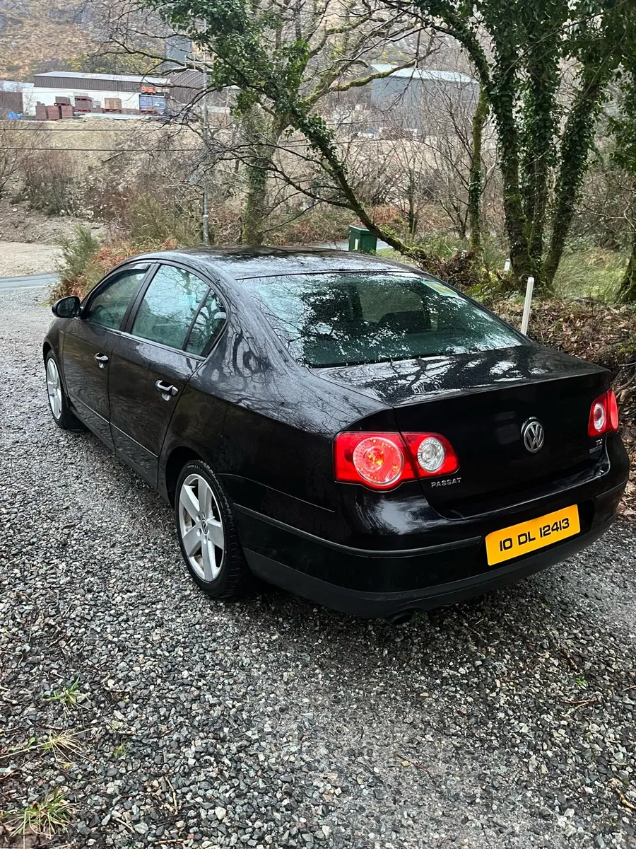 Volkswagen Passat - Image 2