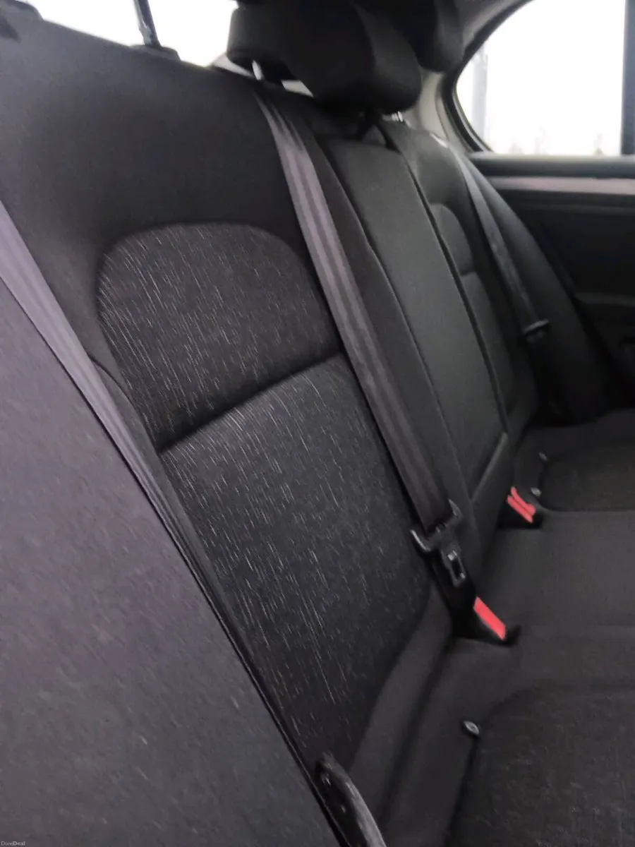 14 Skoda Superb. - Image 4