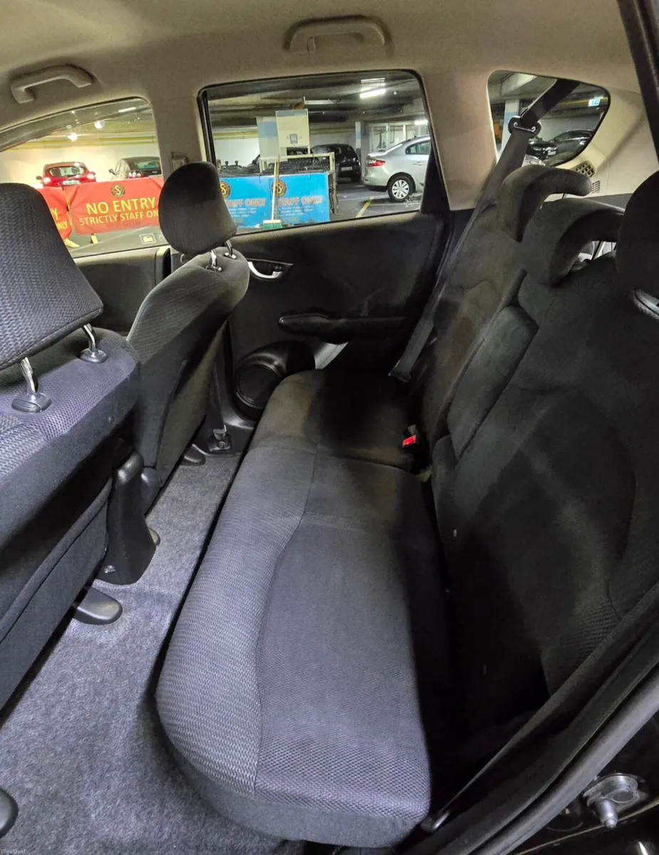 2012 Honda Fit 1.3 Hybrid - Image 2
