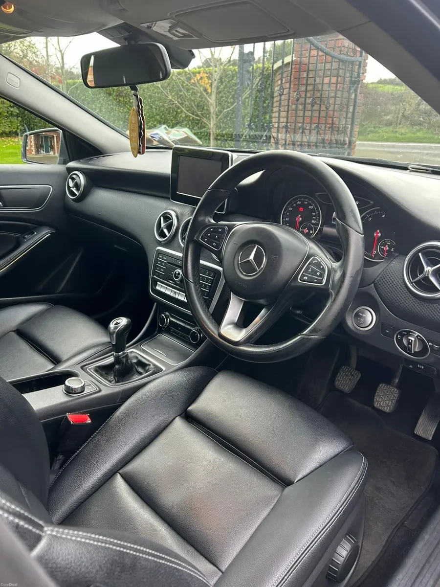 Mercedes-Benz A-Class 2017 - Image 4