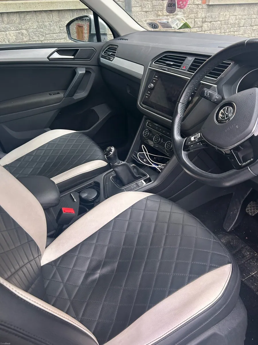 Volkswagen Tiguan - Image 2