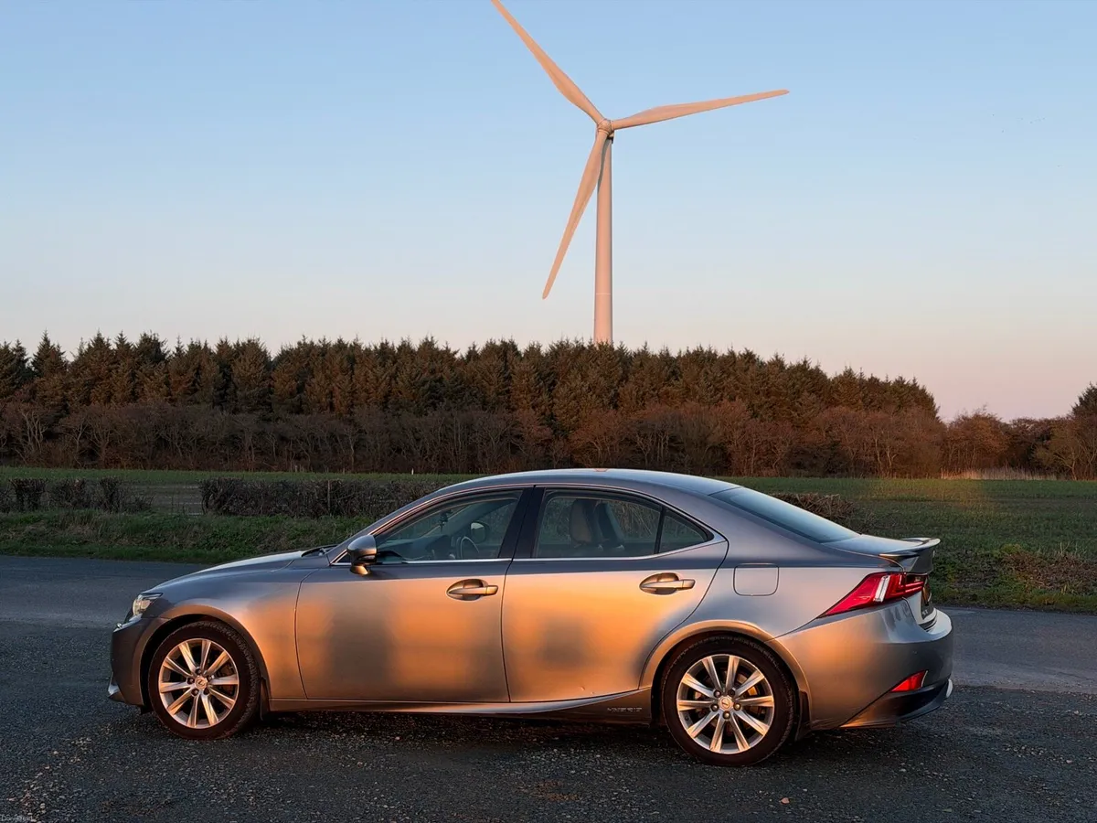 Lexus Is300h new NCT/perfect - Image 2