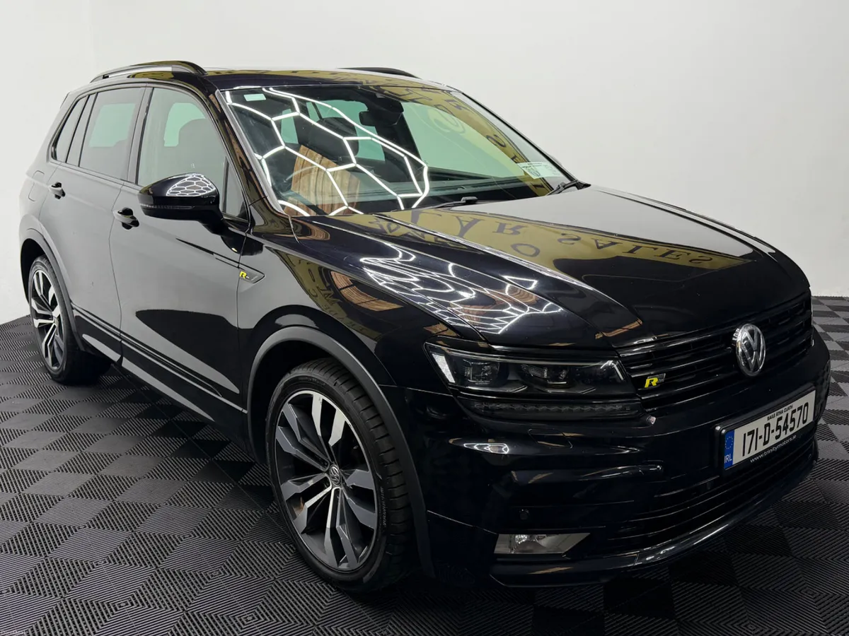 2017 Volkswagen Tiguan 2.0 R-Line - Image 2