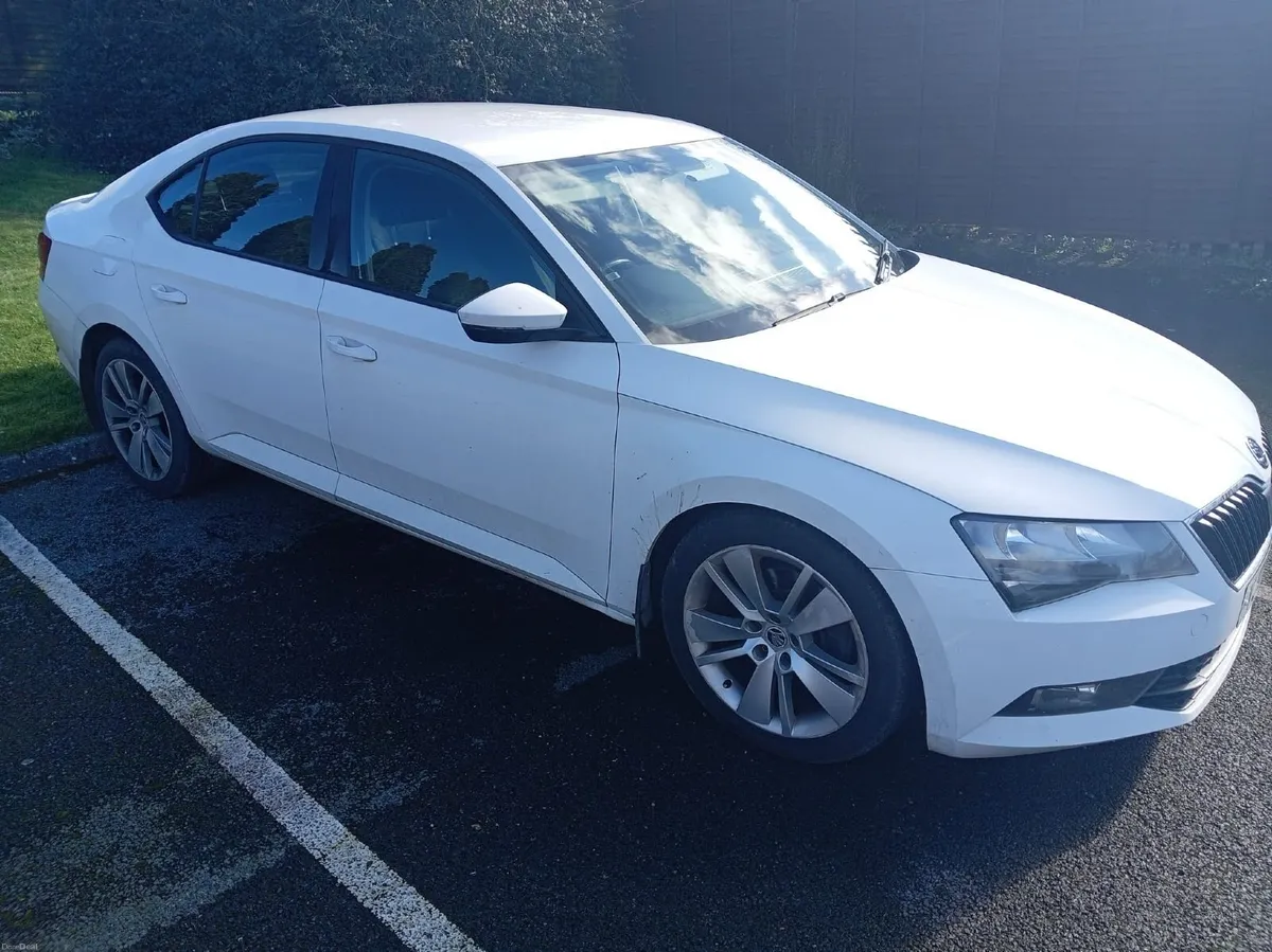 Skoda Superb 2016 - Image 4