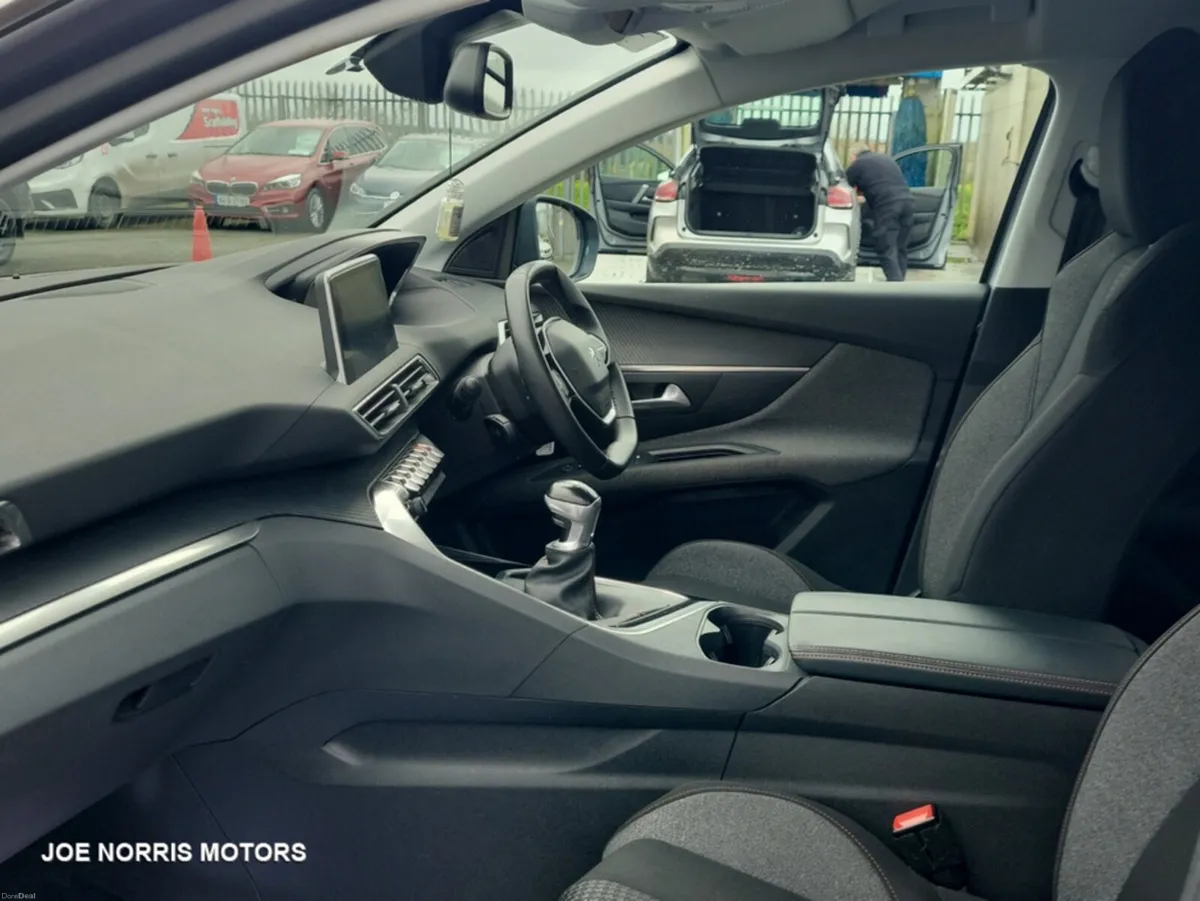 Peugeot 3008 ACTIVE 1.2 130 6.3 4DR - Image 4