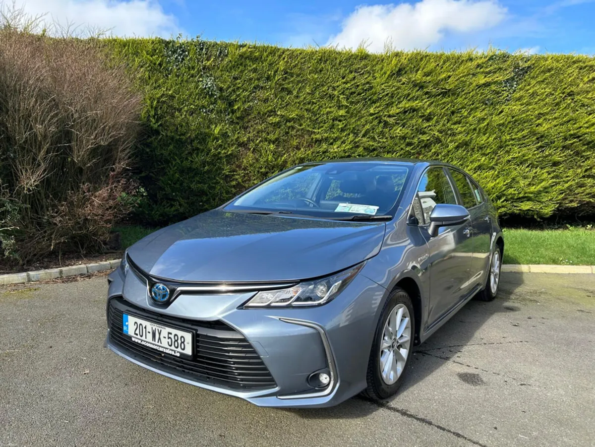 Toyota Corolla LUNA SAL 4DR AUTO - Image 3