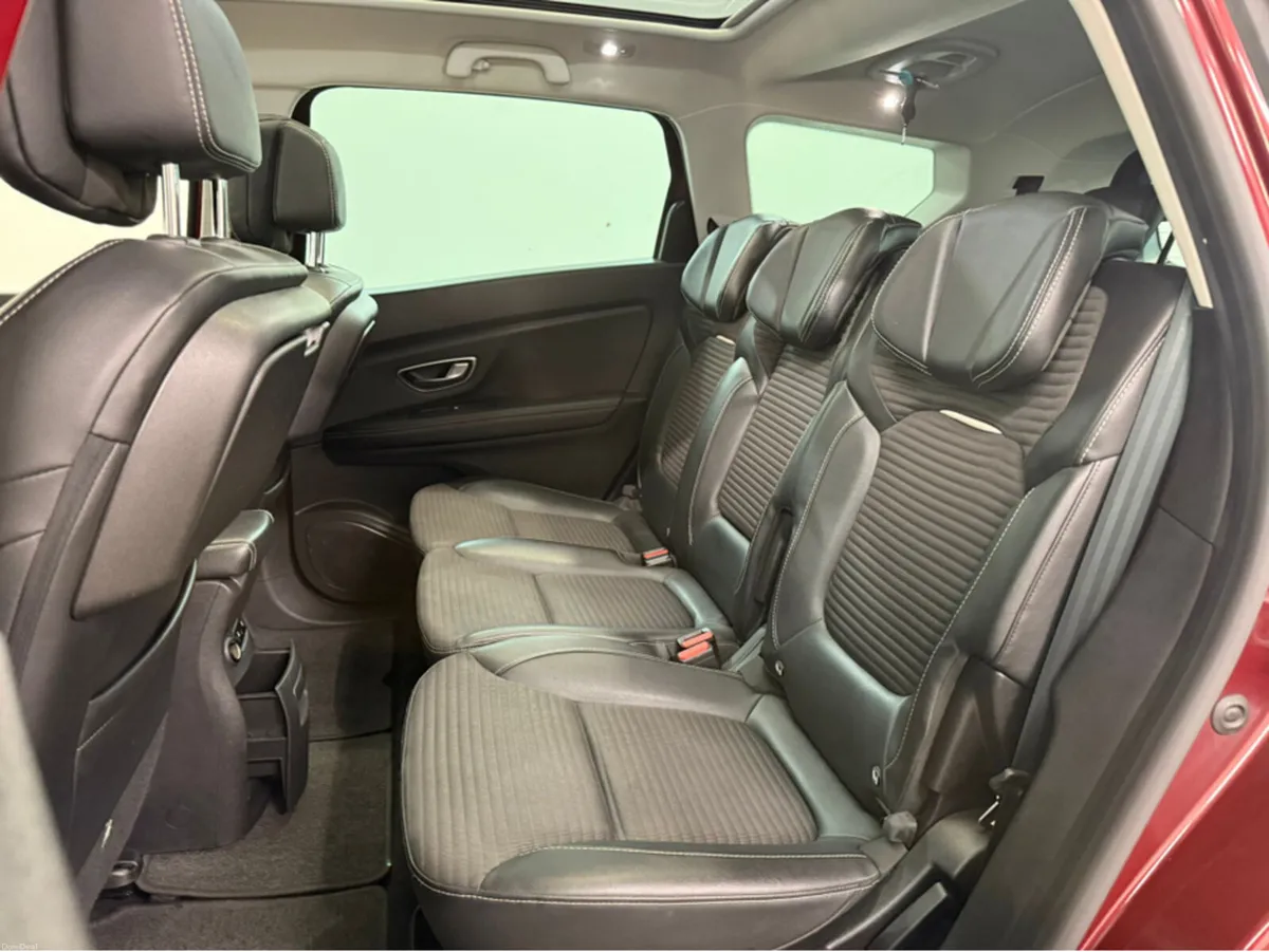Renault Grand Scenic **SIGNATURE**7 SEATS**PANORAM - Image 6