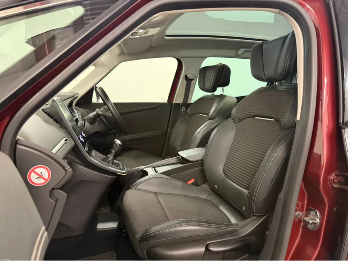 Renault Grand Scenic **SIGNATURE**7 SEATS**PANORAM - Image 5
