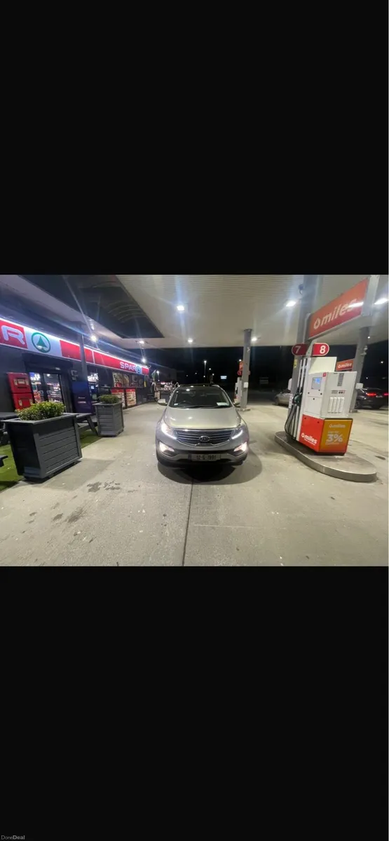 2012 Kia sportage - Image 2