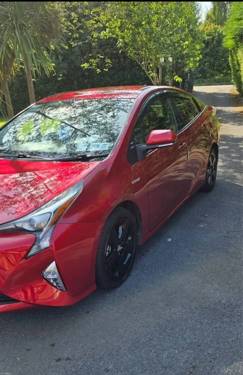 Toyota Prius 2017 full option low mileage 93447 km - Image 3