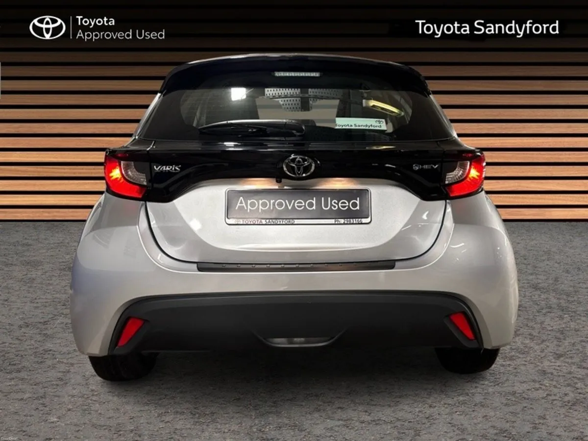 Toyota Yaris HYBRID LUNA // REAR CAMERA // TOYOTA - Image 4